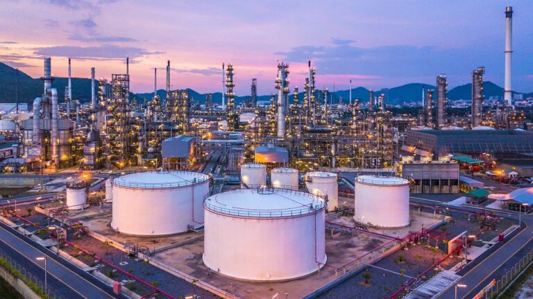California is Running out of Oil Refineries, Thanks to their own Draconian laws